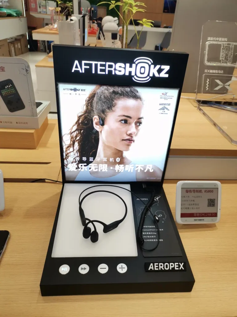 Acrylic Illuminated Display Solutions for Consumer Electronics Brands