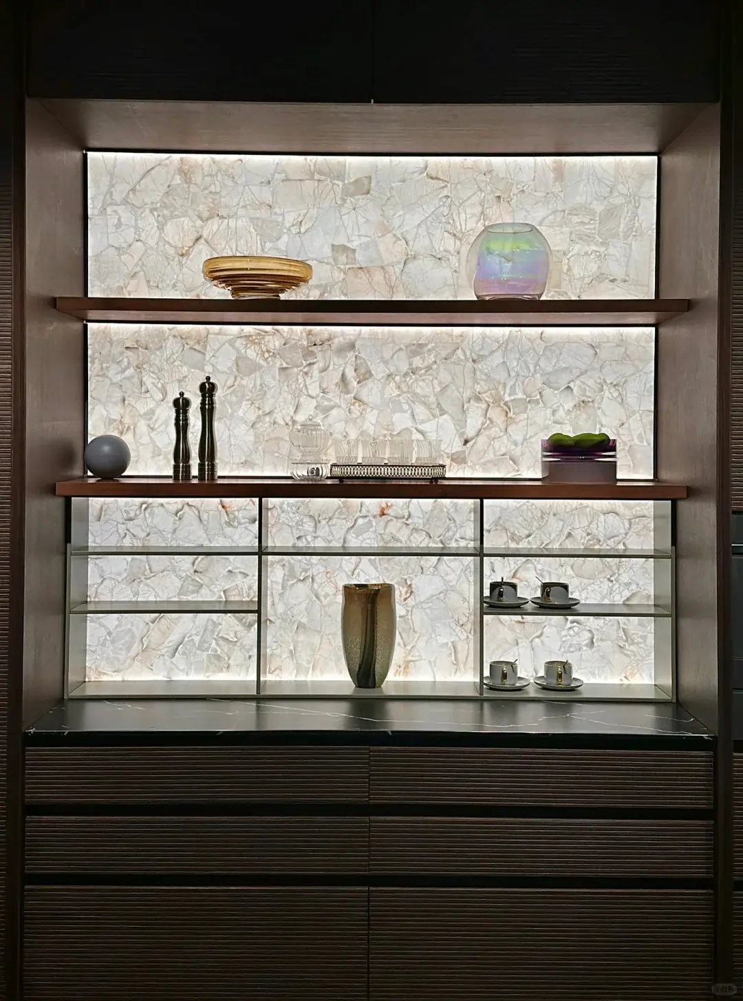 Custom Cabinet Lighting Solutions