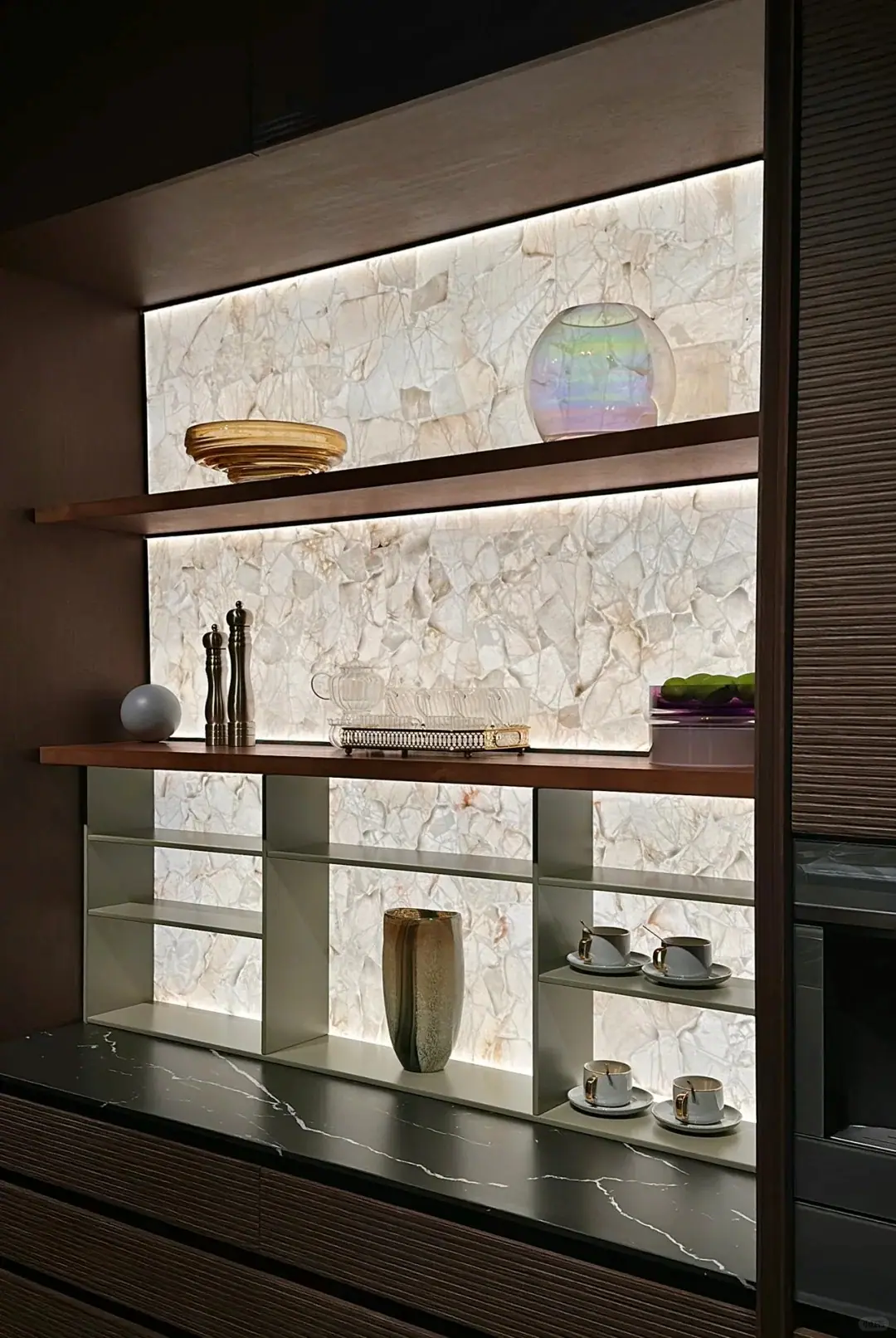 Custom Cabinet Lighting Solutions