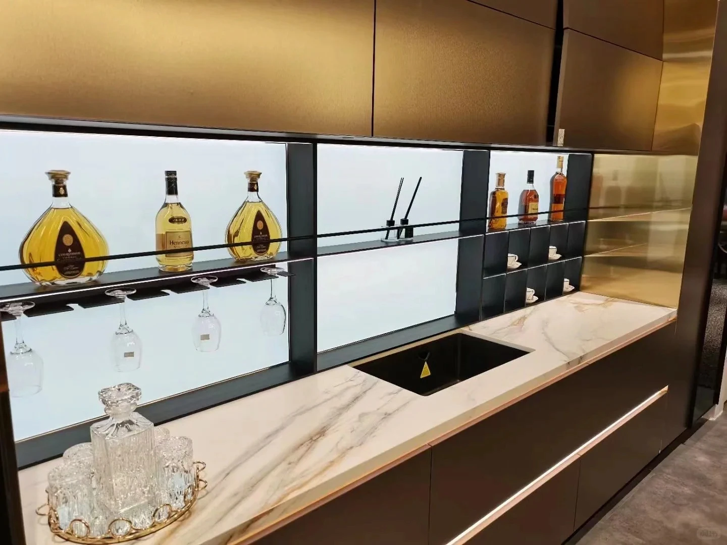 Custom Cabinet Lighting Solutions